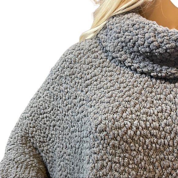 Romeo +  Juliet couture Gray nubby turtleneck sweater - Picture 5 of 9